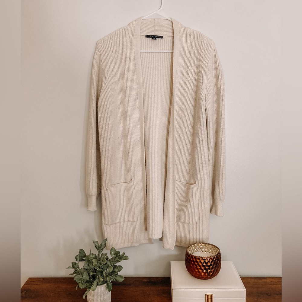 Cyrus - Minimalist Cardigan in Cream, Medium